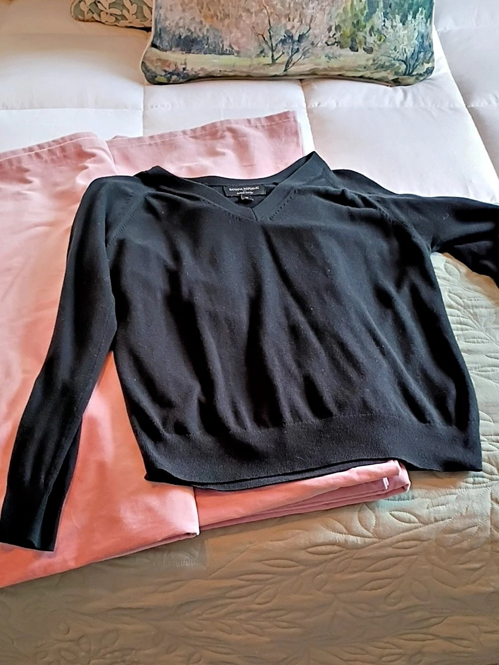 Banana Republic Forever V-Neck Sweater Black Medium